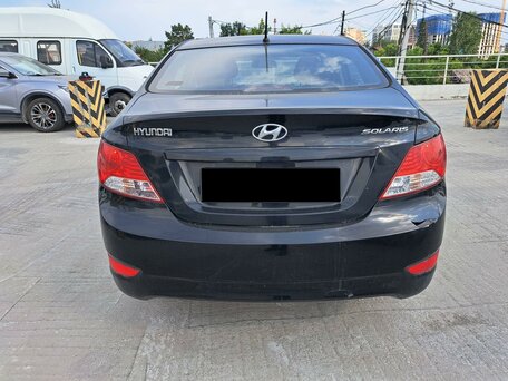 2014 Hyundai Solaris I, чёрный, 630000 рублей, вид 4