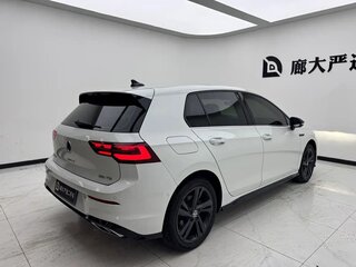 2023 Volkswagen Golf VIII, белый, 1600000 рублей, вид 3