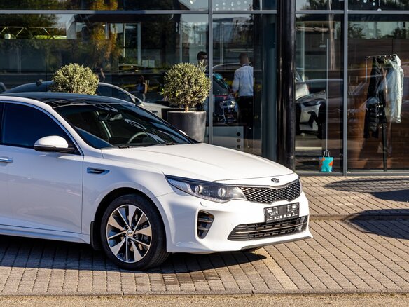 2017 Kia Optima IV, белый, 1695000 рублей - вид 9