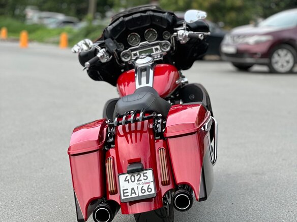 2010 Harley-Davidson Electra Glide, красный, 1150000 рублей - вид 5