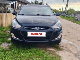 2013 Hyundai Solaris I, чёрный, 700000 рублей, вид 3