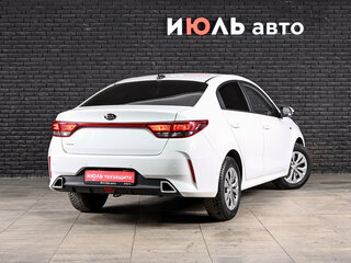 2021 Kia Rio IV Рестайлинг, белый, 1780000 рублей, вид 4