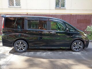 2016 Honda Stepwgn Spada V, чёрный, 2300000 рублей, вид 3
