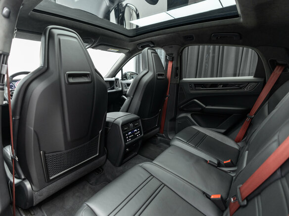 2025 Porsche Cayenne GTS Coupé III Рестайлинг, серый, 20290000 рублей - вид 22