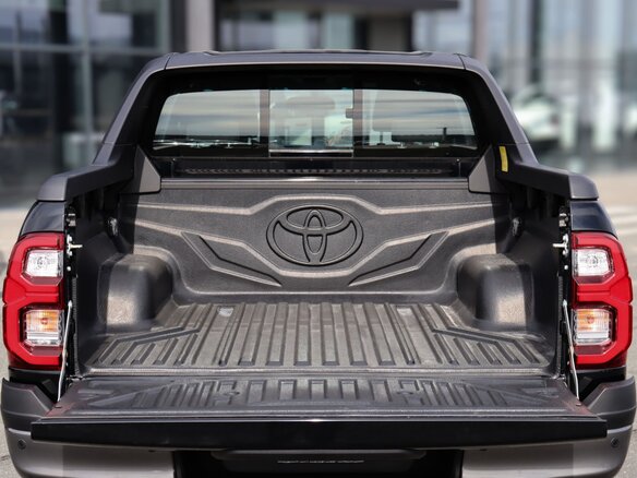 2026 Toyota Hilux VIII Рестайлинг 3, чёрный, 9000000 рублей - вид 15