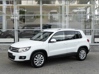 2016 Volkswagen Tiguan I Рестайлинг, белый, 1599000 рублей, вид 1