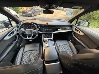 2020 Audi Q7 50 TDI II (4M) Рестайлинг, серый, 6000000 рублей, вид 4