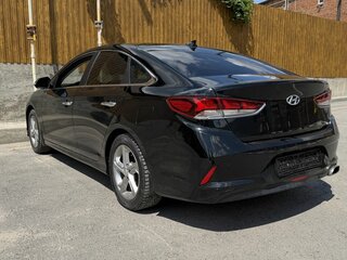 2018 Hyundai Sonata VII (LF) Рестайлинг, чёрный, 1600000 рублей, вид 4