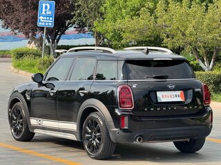 2022 Mini Countryman Cooper II Рестайлинг, чёрный, 1695000 рублей, вид 5