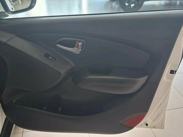 2015 Hyundai ix35 I Рестайлинг, белый, 1248000 рублей - вид 21