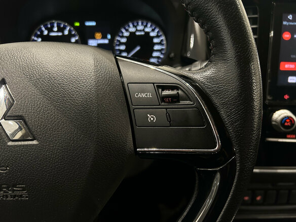 2022 Mitsubishi Outlander III Рестайлинг 3, белый, 2369000 рублей - вид 20