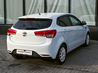 2016 Kia Rio III Рестайлинг, белый, 1085000 рублей, вид 5