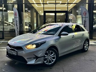 2022 Kia Ceed III Рестайлинг, серебристый, 2100000 рублей, вид 1
