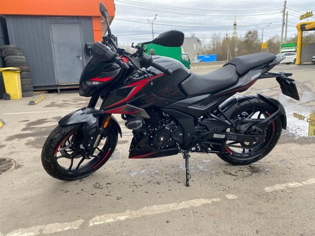 2025 Bajaj Pulsar N250, чёрный, 295000 рублей, вид 3