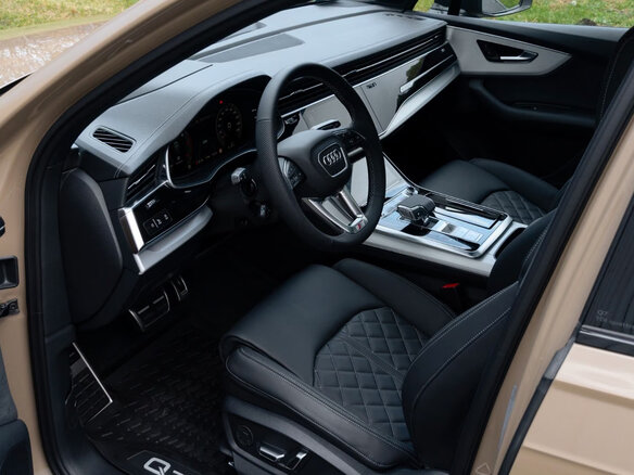 2025 Audi Q7 50 TDI II (4M) Рестайлинг 2, бежевый, 12855077 рублей - вид 19