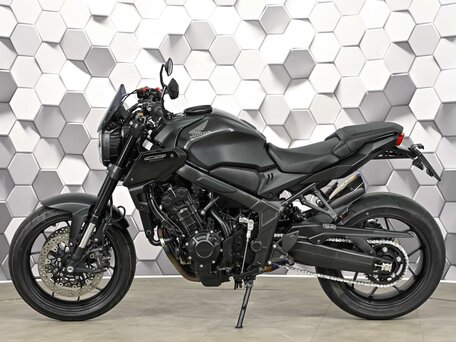 2024 Honda CB 650R, чёрный, 1077000 рублей, вид 4
