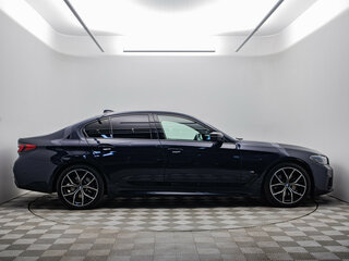 2020 BMW 5 серии 520i VII (G30/G31/G38) Рестайлинг, чёрный, 4129000 рублей, вид 4