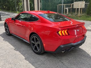 2023 Ford Mustang VII, красный, 6555000 рублей, вид 2