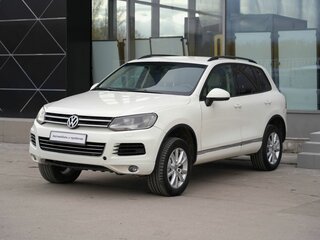 2011 Volkswagen Touareg II, белый, 1750000 рублей, вид 1