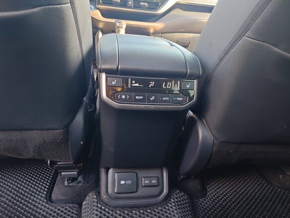 2022 Toyota Highlander IV (XU70), чёрный, 5350000 рублей - вид 14