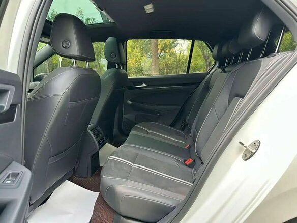 2023 Volkswagen Golf VIII, белый, 2099000 рублей - вид 16
