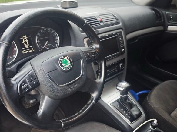 2011 Skoda Octavia DSG7 II (A5) Рестайлинг, белый - вид 5