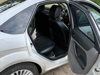 2011 Ford Focus II Рестайлинг, серебристый, 500000 рублей, вид 2