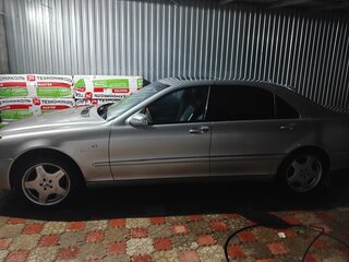 2000 Mercedes-Benz S-Класс 500 IV (W220), серый, 640000 рублей, вид 1