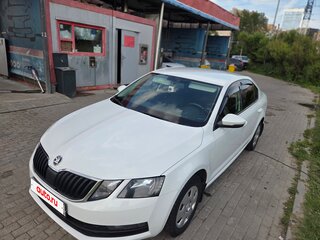 2019 Skoda Octavia III (A7) Рестайлинг, белый, 1600000 рублей, вид 4