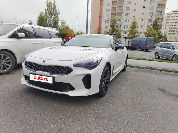 2018 Kia Stinger I, белый, 1820000 рублей - вид 1