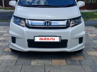 2014 Honda Freed Spike I Рестайлинг, белый, 1170000 рублей, вид 4