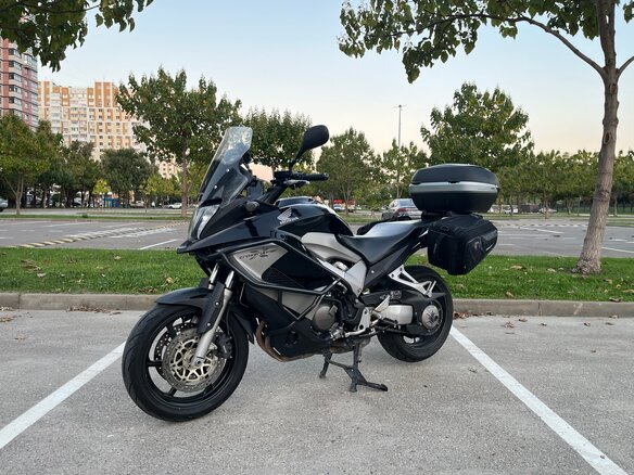 2011 Honda VFR 800X (Crossrunner), чёрный, 560000 рублей - вид 1