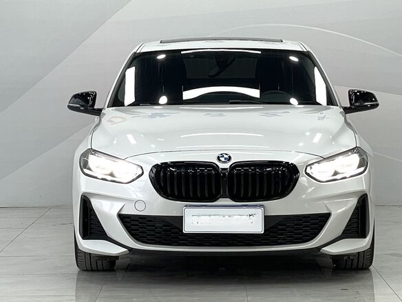 2023 BMW 1 серии 120i III (F52) Рестайлинг, белый, 1987630 рублей - вид 1