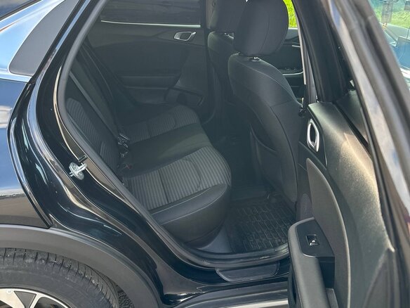 2021 Kia XCeed I, чёрный, 2150000 рублей - вид 11