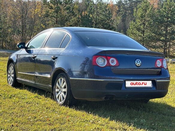 2010 Volkswagen Passat B6, синий, 630000 рублей - вид 4