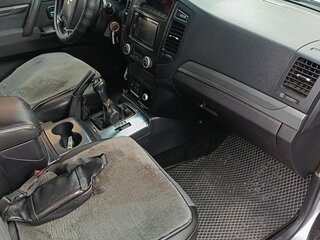 2008 Mitsubishi Pajero IV, серебристый, 1350000 рублей, вид 5