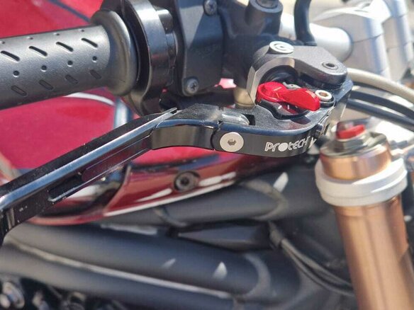 2014 Triumph Speed Triple, красный, 650000 рублей - вид 8