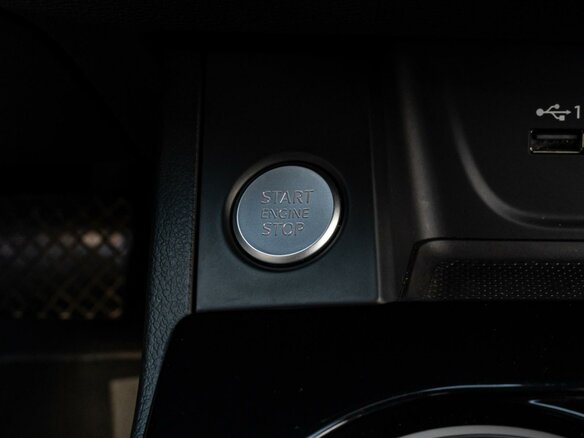 2020 Audi A4 40 TFSI V (B9) Рестайлинг, синий, 3090000 рублей - вид 19