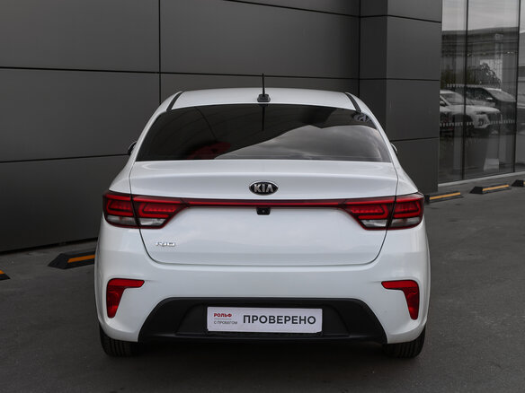 2018 Kia Rio IV, белый, 949000 рублей - вид 4