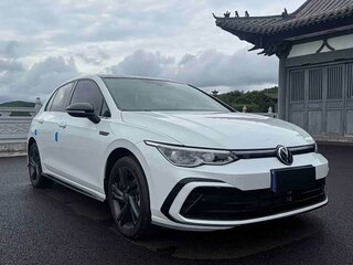 2023 Volkswagen Golf VIII, серый, 1985000 рублей, вид 3