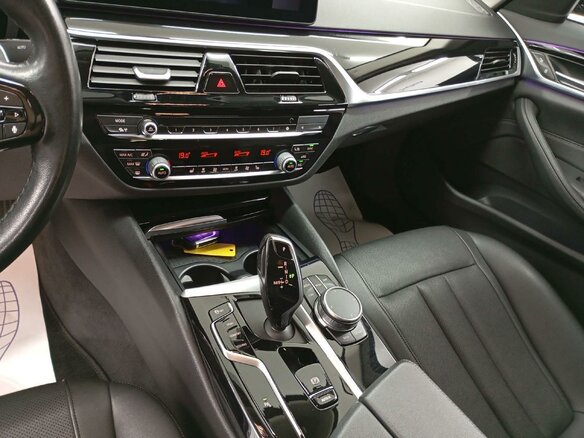 2021 BMW 5 серии 520d xDrive VII (G30/G31/G38) Рестайлинг, чёрный, 3728750 рублей - вид 10