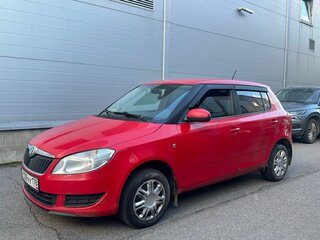 2011 Skoda Fabia II Рестайлинг, красный, 350000 рублей, вид 1