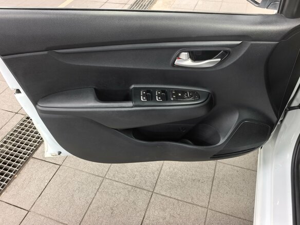 2018 Kia Rio IV, белый - вид 15