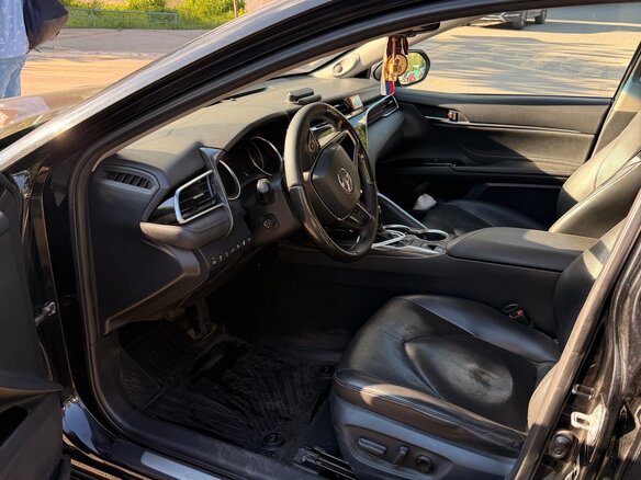 2018 Toyota Camry VIII (XV70), чёрный, 2550000 рублей - вид 4