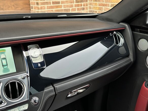 2016 Rolls-Royce Ghost I Рестайлинг (Series II), чёрный, 13200000 рублей - вид 26