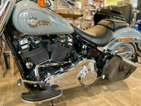 2024 Harley-Davidson Fat Boy, серый, 3099000 рублей, вид 4