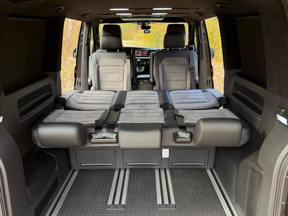 2023 Volkswagen Multivan T6 Рестайлинг, чёрный, 10000000 рублей - вид 15