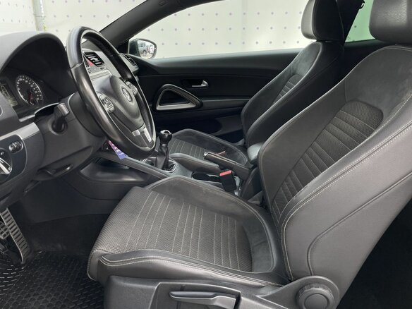 2011 Volkswagen Scirocco III, белый, 700000 рублей - вид 9