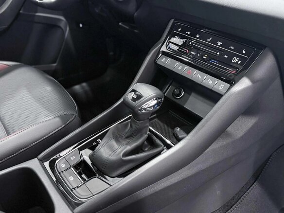 2025 Skoda Karoq I, чёрный, 3500000 рублей - вид 6