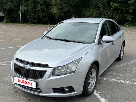 2011 Chevrolet Cruze I, серебристый, 480000 рублей, вид 3